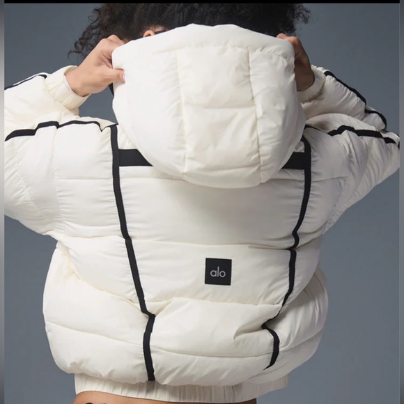 New Rare ALO Aspen Love Puffer Jacket - Picture 2 of 16